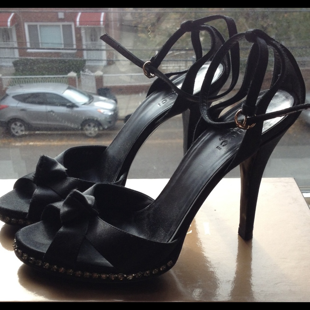 Gucci Black Sandals with Silver Accents - Picture 2 of 2